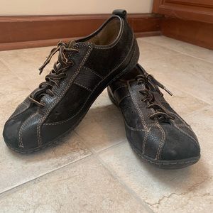 Cherokee sneakers Size 10